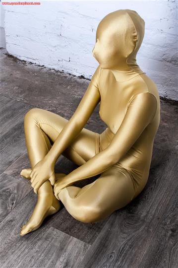 Zentai girl Lia – golden Spandex