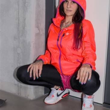 Nylon shorts girl – jogging outfit