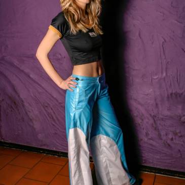 Shiny ravepants babe for you